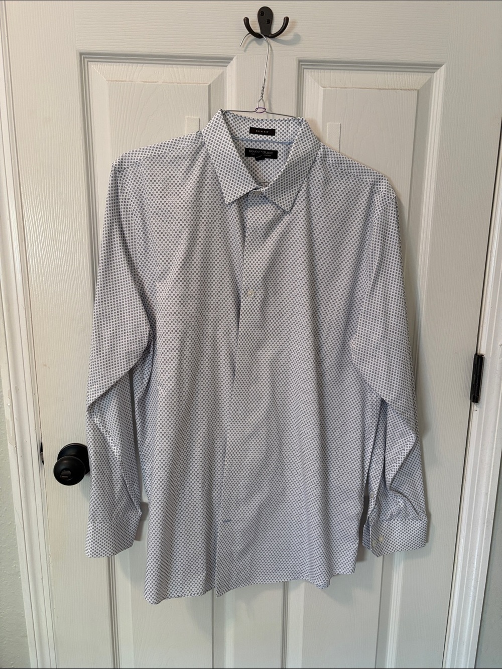 EUC Banana Republic slim fit dress shirt